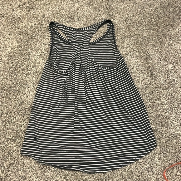 EUC 14”P2P Lululemon Love Tank Pleated Striped Tank Top approximate size 6 - Picture 2 of 3